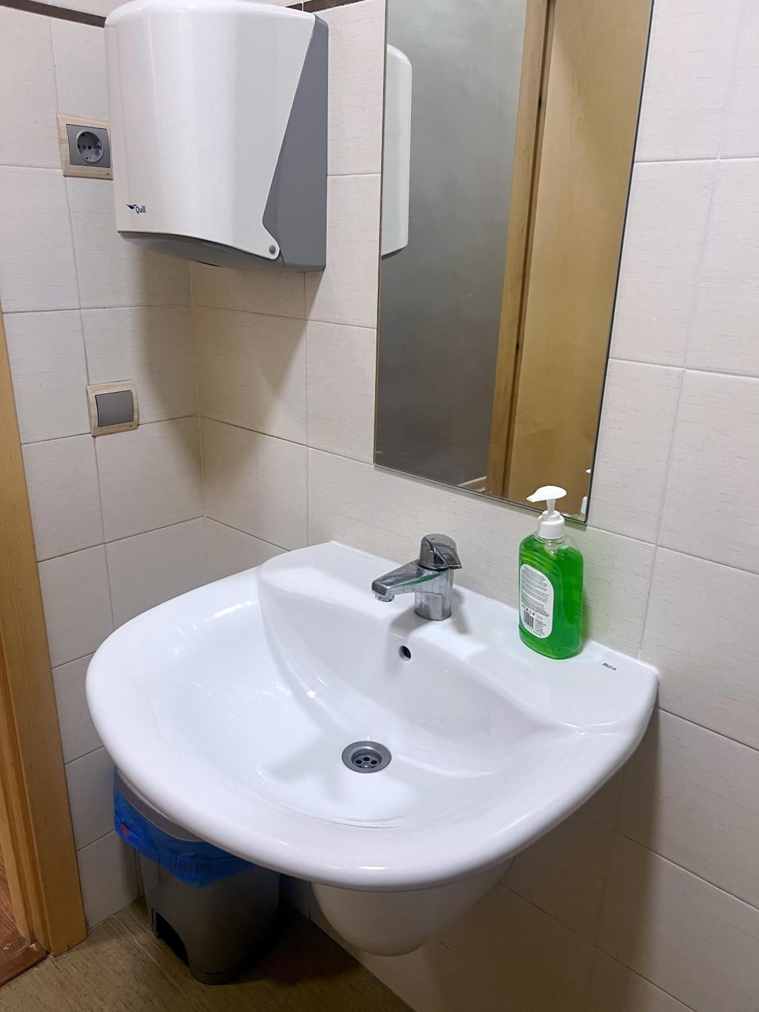 Hostel Acacias Madrid Eksteriør billede